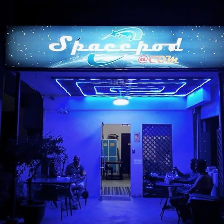 Spacepod@Com Singapura Luaran gambar