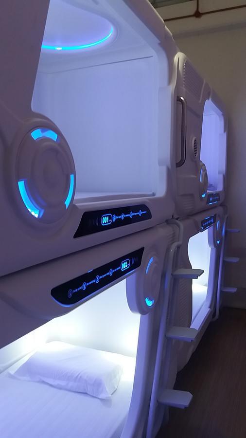Spacepod@Com Singapura Luaran gambar