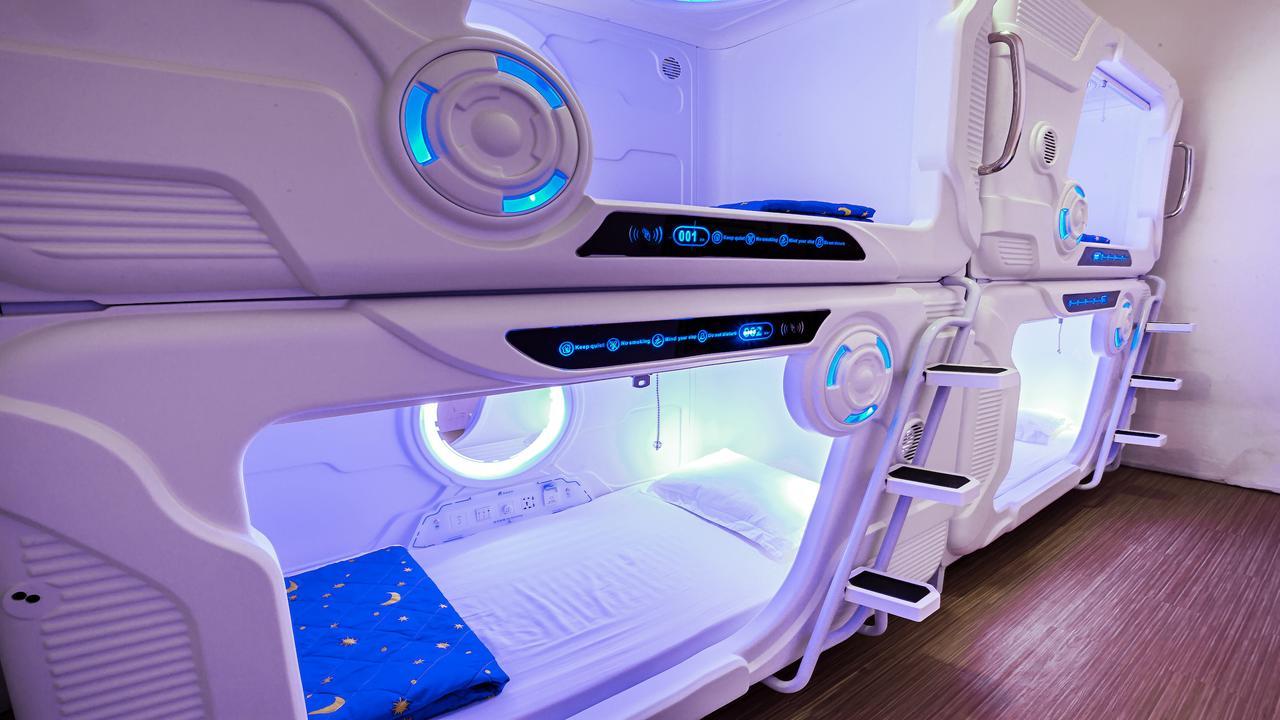 Spacepod@Com Singapura Luaran gambar